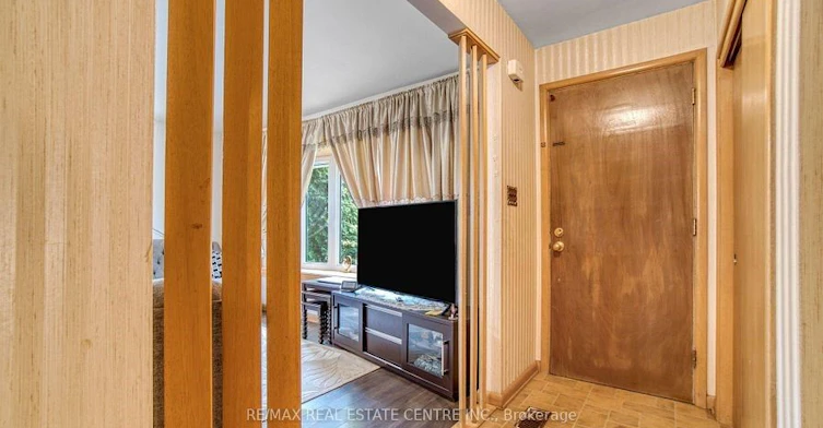 314 Strathcona Drive, Burlington, ON, L7L 2E1 - 12