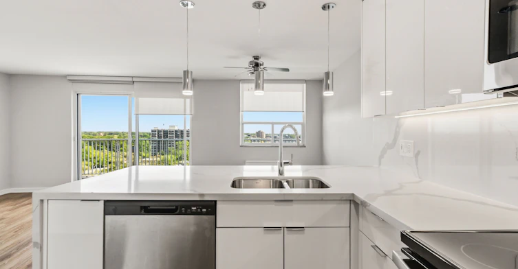 1201-125 Forsythe Street, Oakville, ON, L6K 3K1 - 11