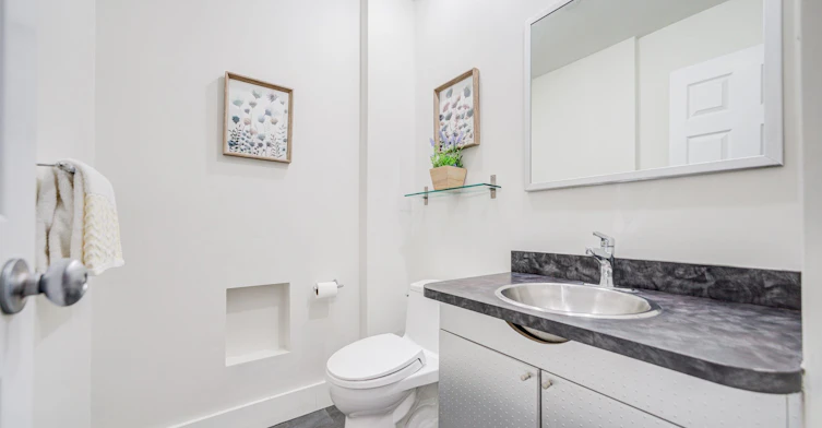 1608 Sherwood Forrest Circle, Mississauga, ON, L5K 2G7 - 3