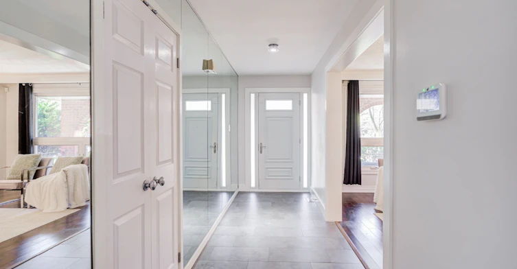 1608 Sherwood Forrest Circle, Mississauga, ON, L5K 2G7 - 2