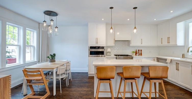 77 Runnymede Road, Toronto, ON, M6S 2Y4 - 9