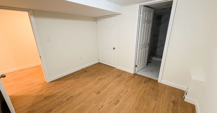 Basement-300 South Kingsway N/A, Toronto, ON, M6S 3T9 - 3