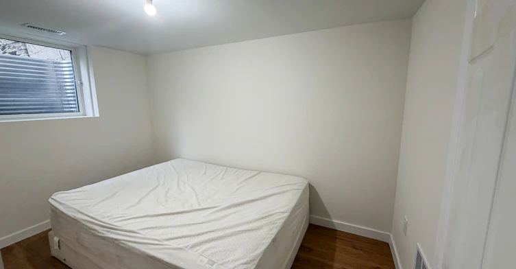 Basement-300 South Kingsway N/A, Toronto, ON, M6S 3T9 - 6