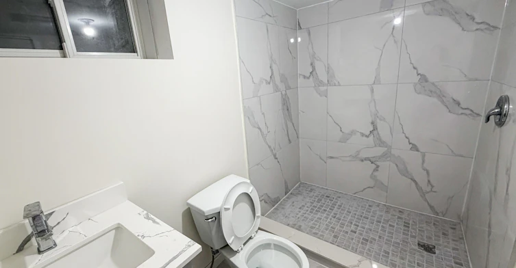 Basement-300 South Kingsway N/A, Toronto, ON, M6S 3T9 - 9