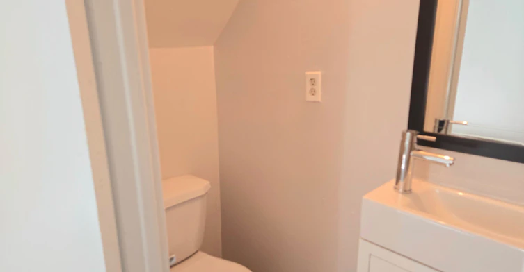 Main-236 Strelling Road, Toronto, ON, M6R 2B9 - 3