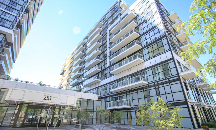519-251 Manitoba Street