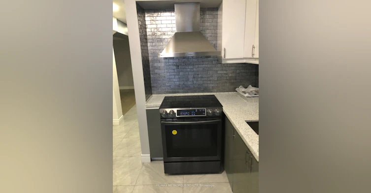 Upper-5884 Chorley Place, Mississauga, ON, L5M 5L7 - 9