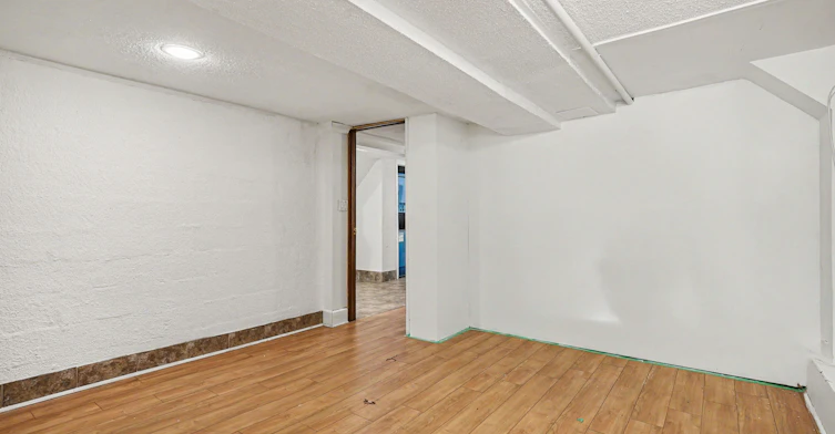Lower-130 Lauder Avenue, Toronto, ON, M6H 3E5 - 10