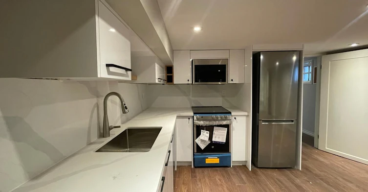 B-807 Dupont Street, Toronto, ON, M6G 1Z7