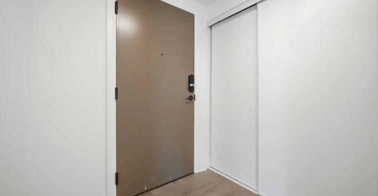 2404-4015 The Exchange N/A, Mississauga, ON, L5B 0N9 - 8