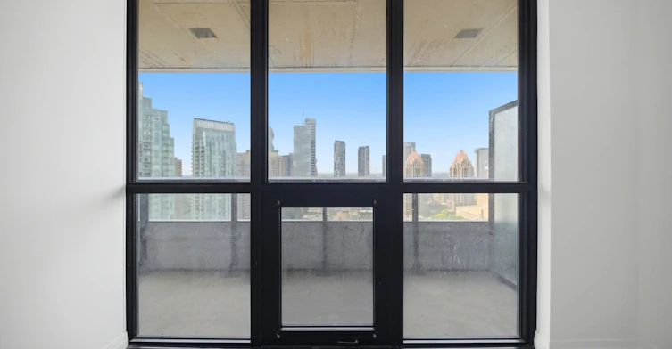 2404-4015 The Exchange N/A, Mississauga, ON, L5B 0N9 - 24