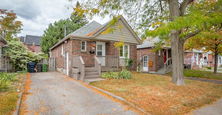 64 Royal York Road, Toronto, ON, M8V 2T6