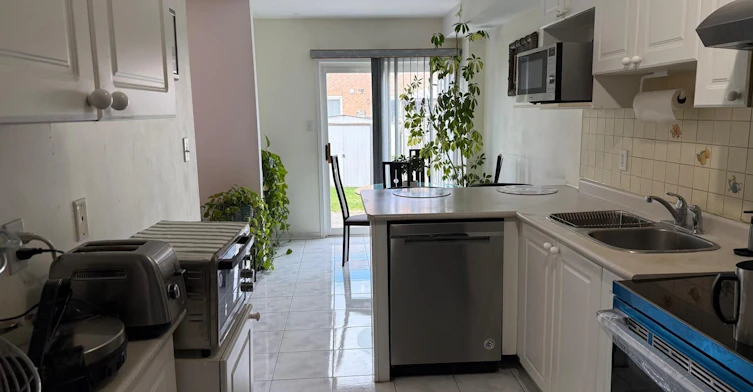 5392 Marblewood Drive, Mississauga, ON, L5V 2L9 - 6