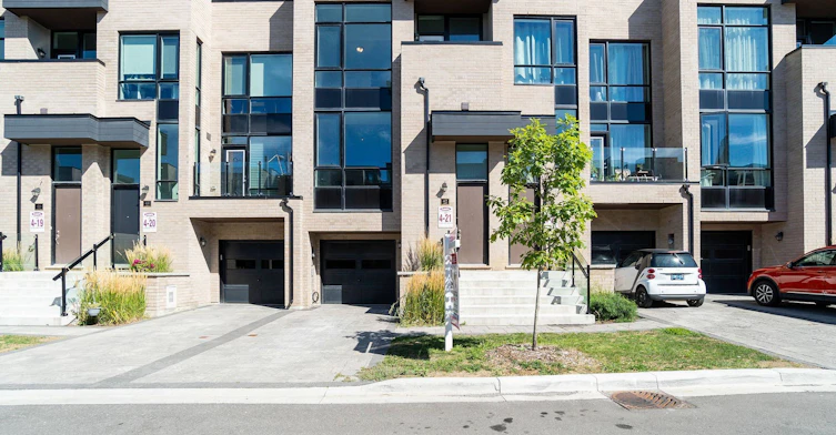 42 Pony Farm Drive, Toronto, ON, M9R 0B3