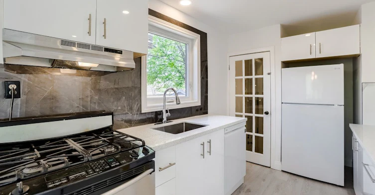 351 Maurice Drive, Oakville, ON, L6K 2X4 - 10