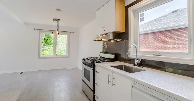 351 Maurice Drive, Oakville, ON, L6K 2X4 - 13