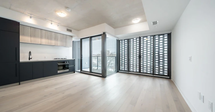 407-2625 Dundas Street W, Toronto, ON, M6P 1Y2