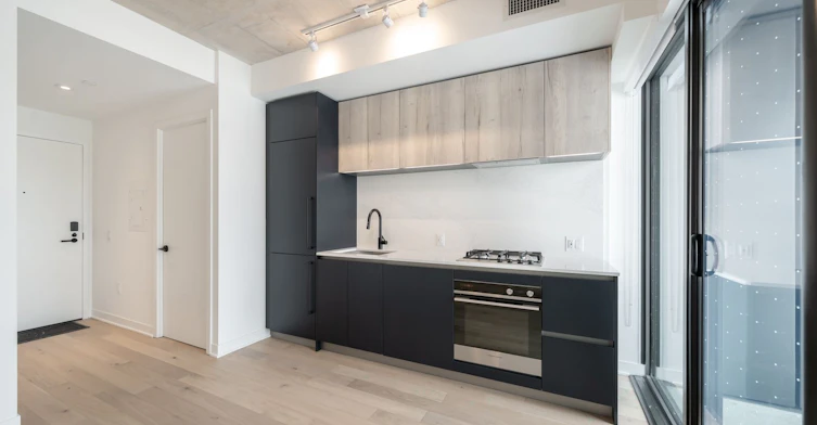 407-2625 Dundas Street W, Toronto, ON, M6P 1Y2 - 11
