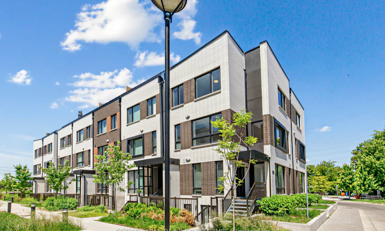 2-40 Ed Clark Gardens