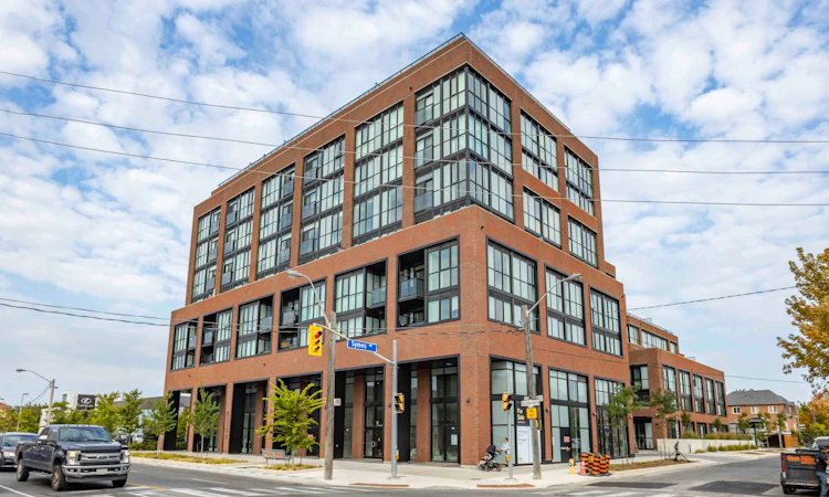 619-2300 St Clair Avenue W