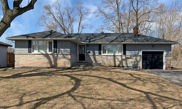 4447 Spruce Avenue
