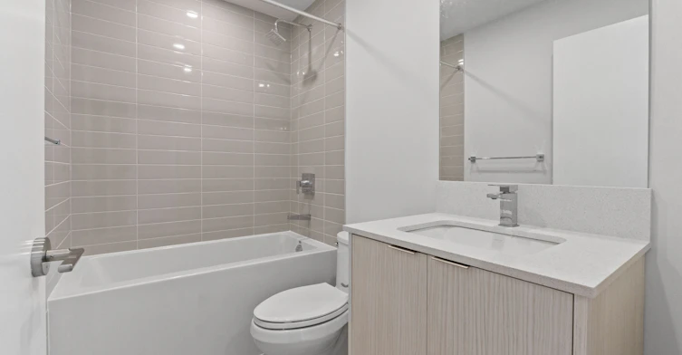 4208-430 Square One Drive, Mississauga, ON, L5B 0R7 - 5