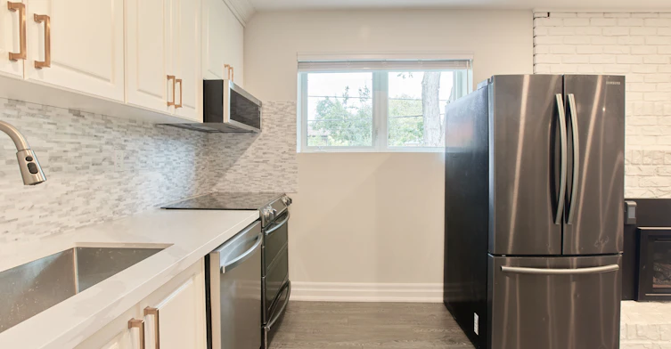 Lower-21 Robinglade Drive, Toronto, ON, M9B 2P9 - 2