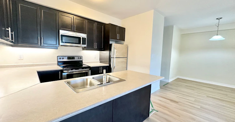 308-263 Georgian Drive, Oakville, ON, L6H 0L2 - 2