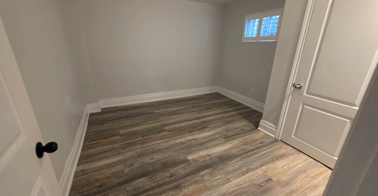 Bsmt-7009 Lessard Lane, Mississauga, ON, L5W 1A4 - 4