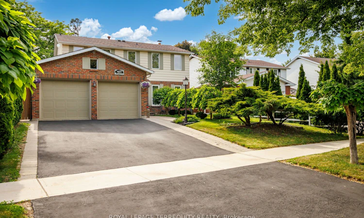 1853 Briarcrook Crescent