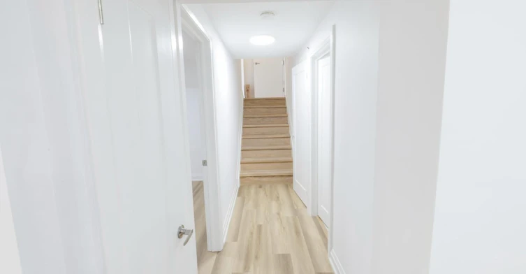 654 Eaglemount Crescent, Mississauga, ON, L5C 1N9 - 4