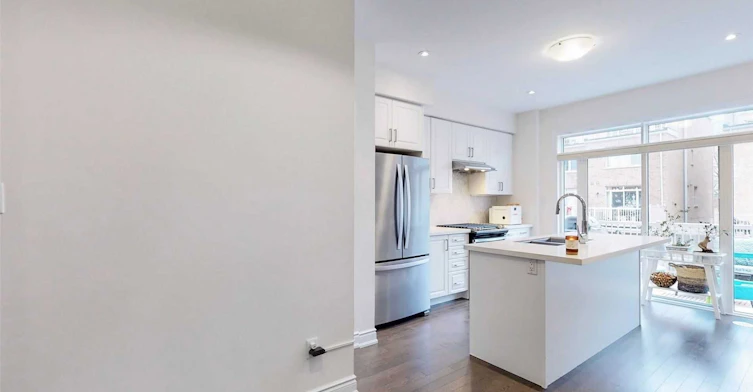 33 Edward Horton Crescent, Toronto, ON, M8Z 0E7 - 9