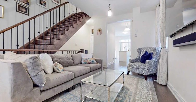 33 Edward Horton Crescent, Toronto, ON, M8Z 0E7 - 5