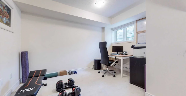 33 Edward Horton Crescent, Toronto, ON, M8Z 0E7 - 35