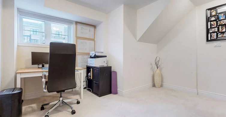 33 Edward Horton Crescent, Toronto, ON, M8Z 0E7 - 34