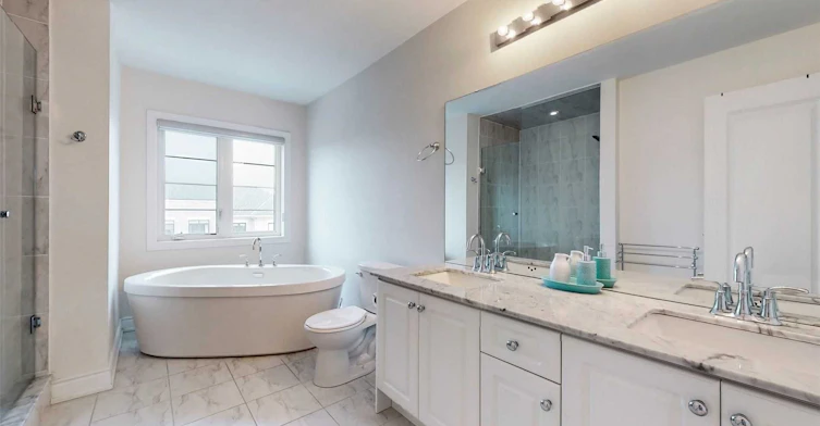 33 Edward Horton Crescent, Toronto, ON, M8Z 0E7 - 23