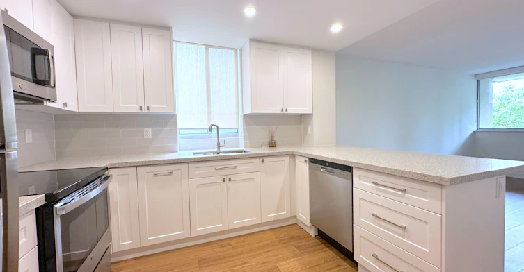 301-165 La Rose Avenue, Toronto, ON, M9P 3S9 - 4