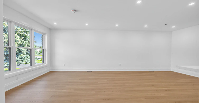 Main-606 Abana Road, Mississauga, ON, L5A 1H4 - 4