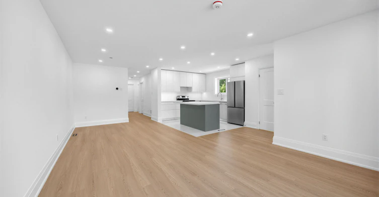 Main-606 Abana Road, Mississauga, ON, L5A 1H4 - 5