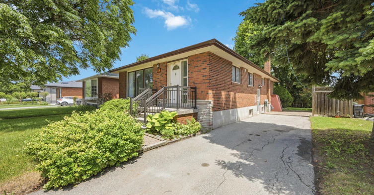 21 Jardine Place, Toronto, ON, M9R 2B8 - 3