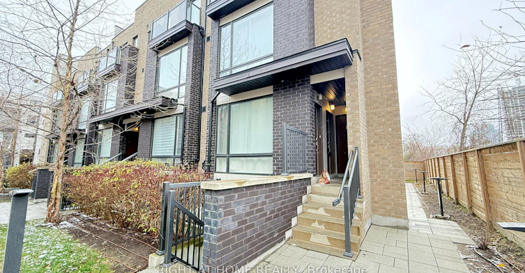 147-34 Fieldway Road, Toronto, ON, M8Z 0E3