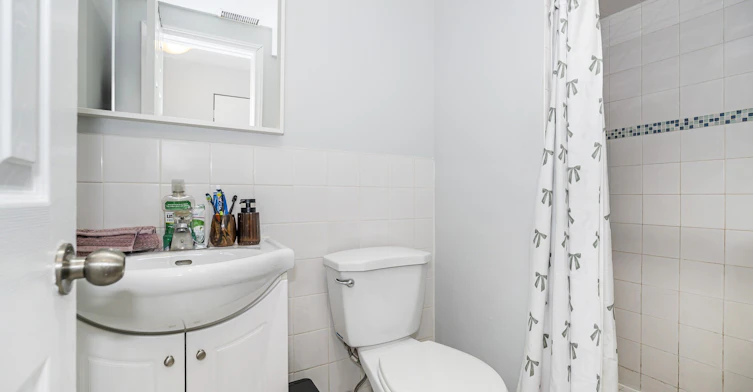 Main/Base-125 Viella Street, Toronto, ON, M6N 5C7 - 16