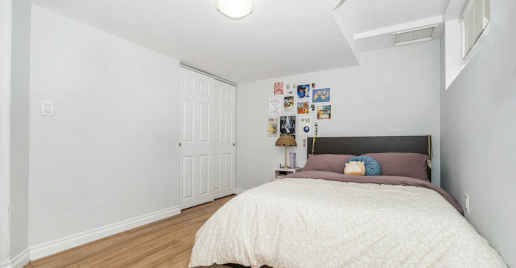 Main/Base-125 Viella Street, Toronto, ON, M6N 5C7 - 15
