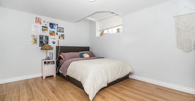 Main/Base-125 Viella Street, Toronto, ON, M6N 5C7 - 14