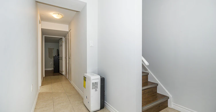 Main/Base-125 Viella Street, Toronto, ON, M6N 5C7 - 12