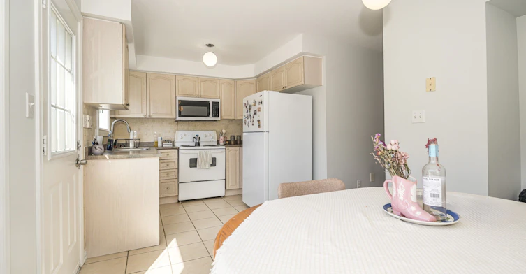 Main/Base-125 Viella Street, Toronto, ON, M6N 5C7 - 7