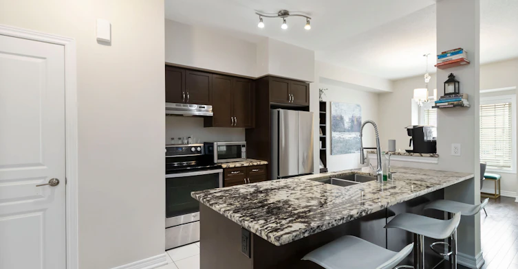 93-1401 Plains Road E, Burlington, ON, L7R 3P9 - 12
