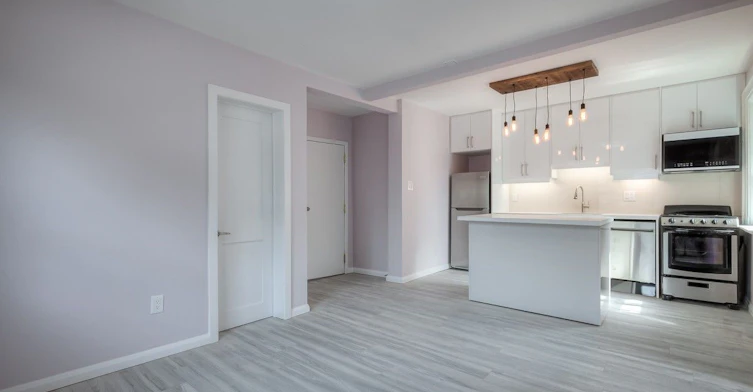 2-135 Jane Street, Toronto, ON, M6S 3Y7
