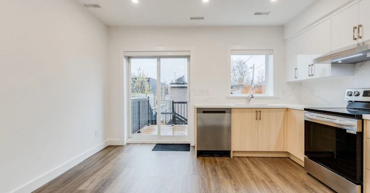 2-94 Earlscourt Avenue, Toronto, ON, M6E 4A9 - 3