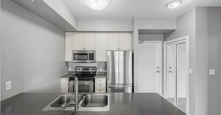 113-5020 Corporate Drive, Burlington, ON, L7L 0H7 - 4